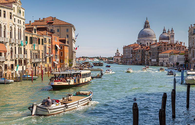Venecia aplaza el pago para visitantes