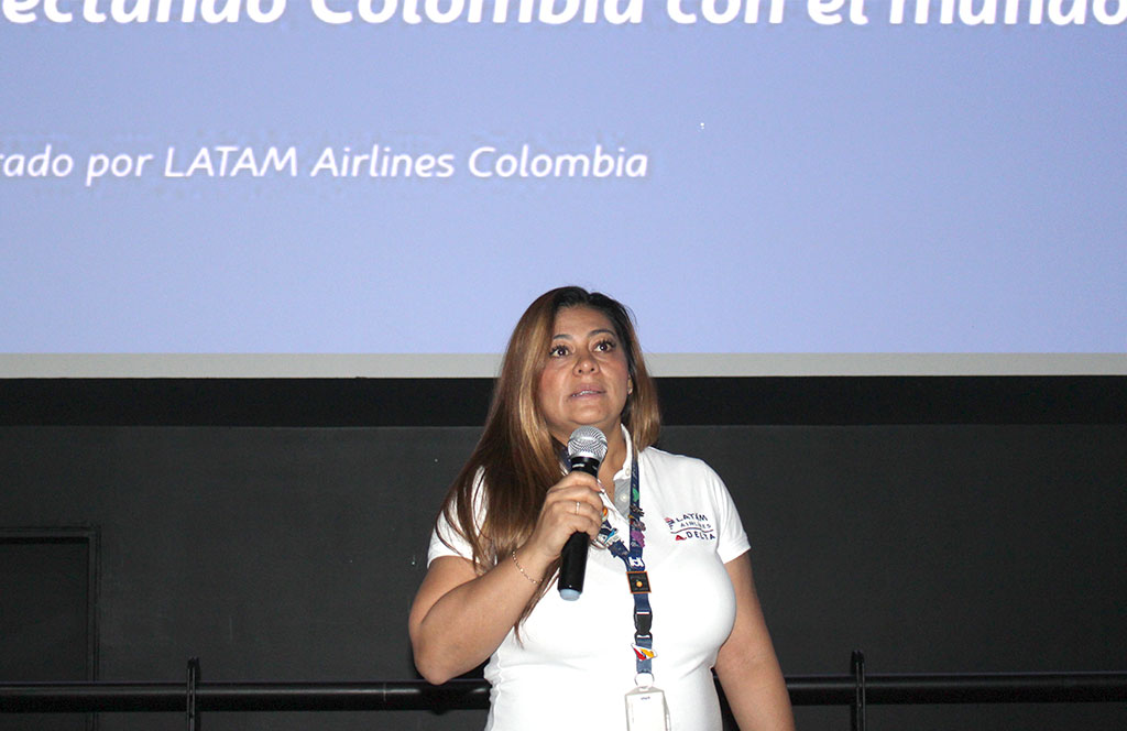 Adriana Herrera, Latam