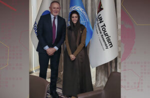 renunció viceministro de Turismo