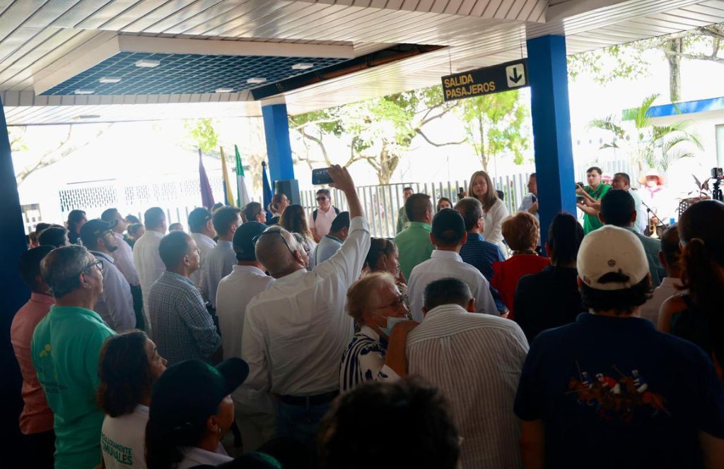 Aeropuerto Santiago Vila