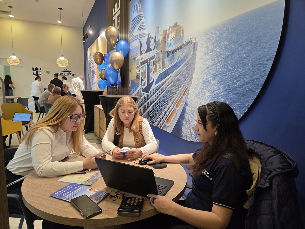 Deluxe Travel Multiplaza