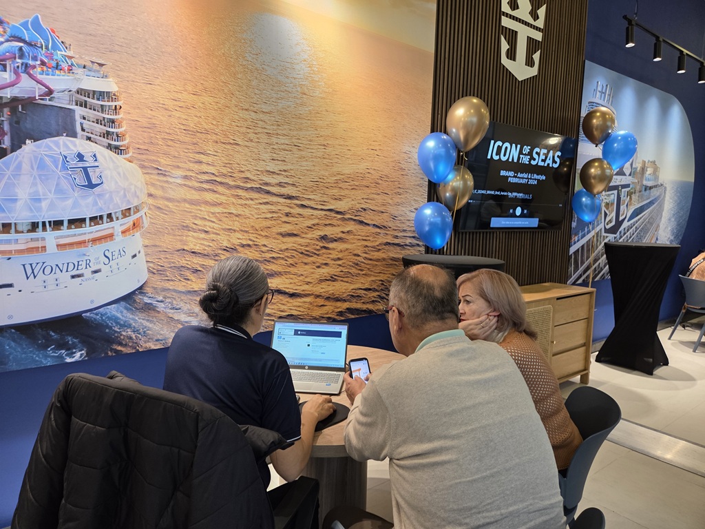 Deluxe Travel Multiplaza