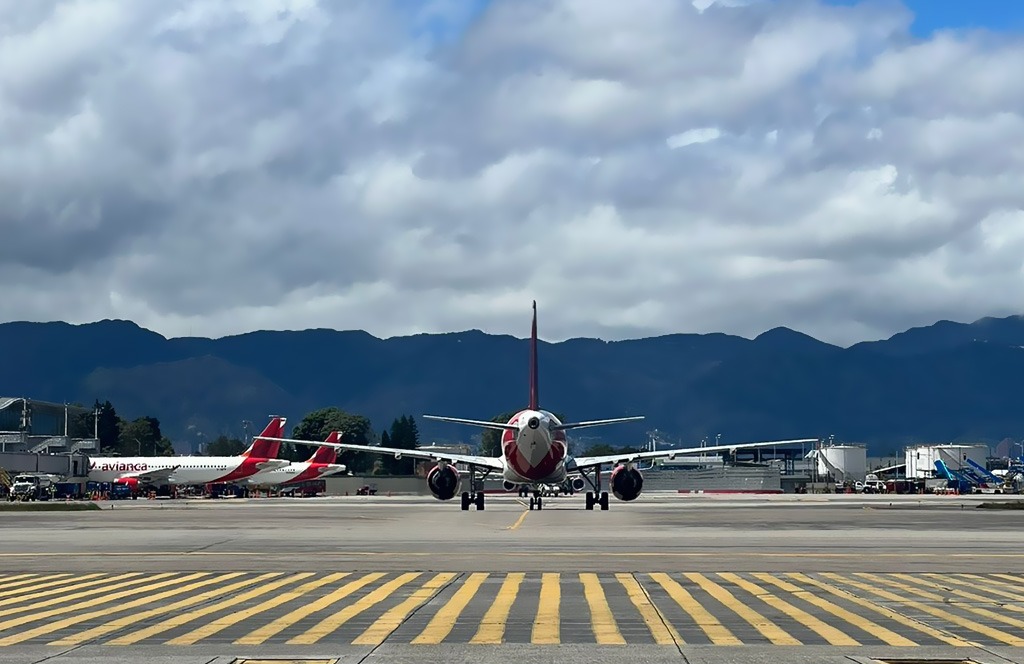 Así arrancó el tráfico aéreo en Colombia